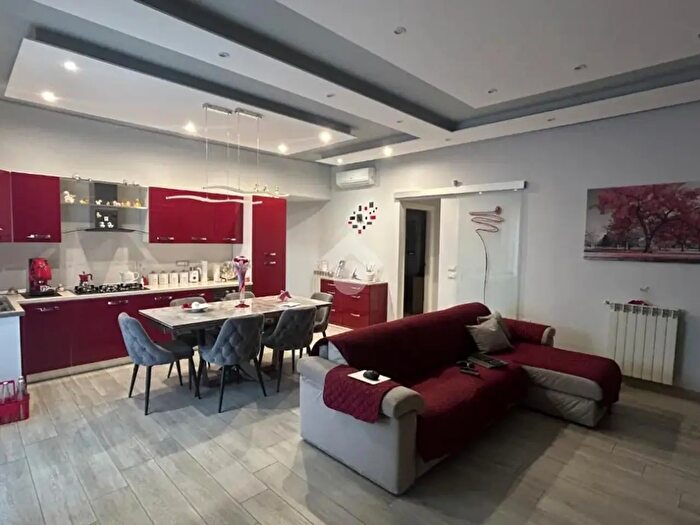 Appartamento trilocale in vendita in Via Traversa Botteghelle, Napoli