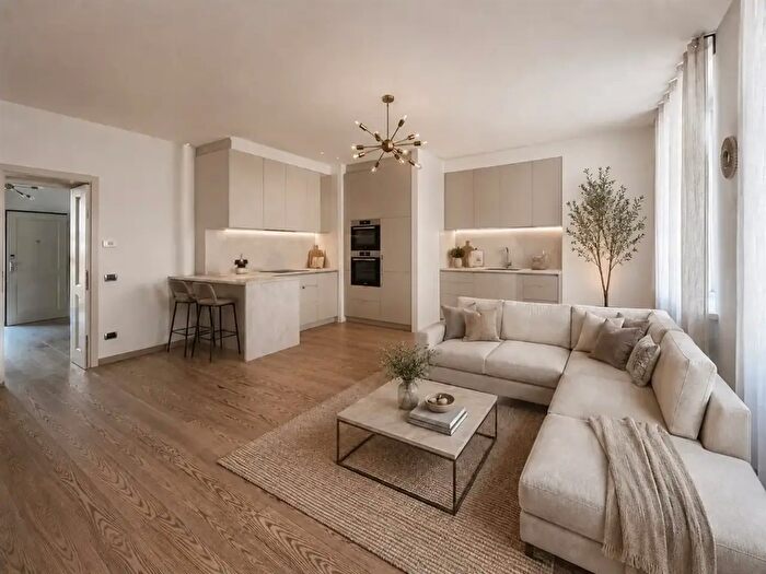 Appartamento trilocale in vendita in Via Borgospesso, Milano