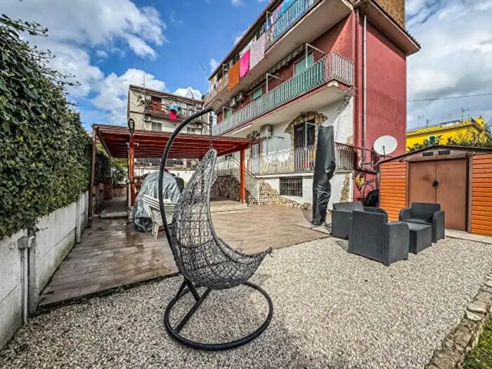 Appartamento quadrilocale in vendita in Via Salvatore Barzilai, Roma