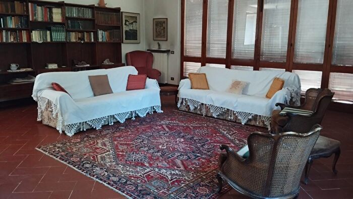 Casa con 7 locali in vendita in Vicopisano