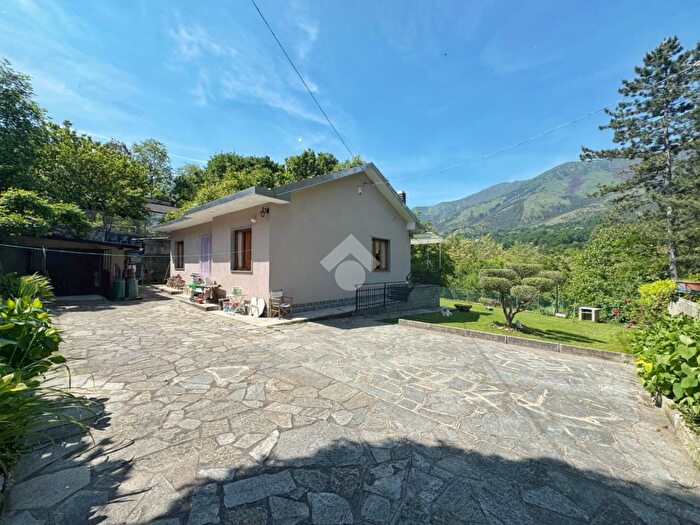 Casa quadrilocale in vendita in Via Fornace, Val Della Torre