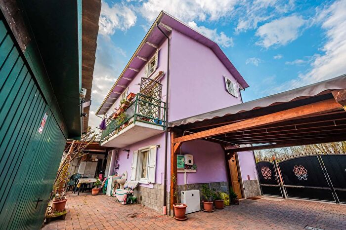 Appartamento con 7 locali in vendita in Str Lemignano, Parma