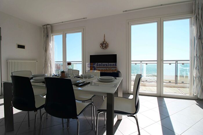 Appartamento trilocale in affitto in Via Dalmazia ° Accesso, Jesolo