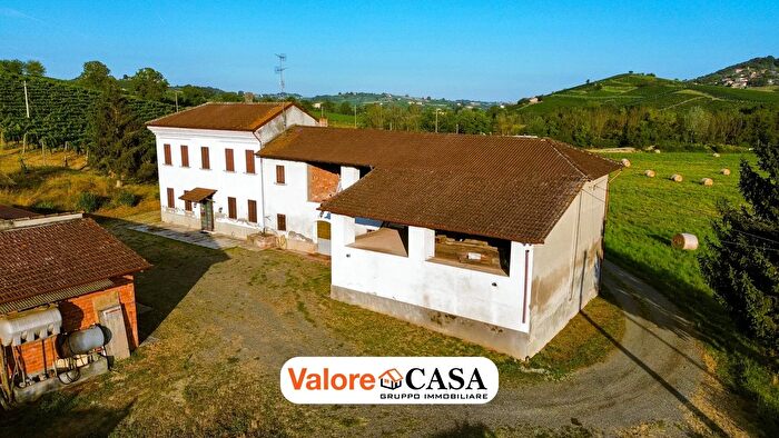 Casa con 6 locali in vendita in Maranzana