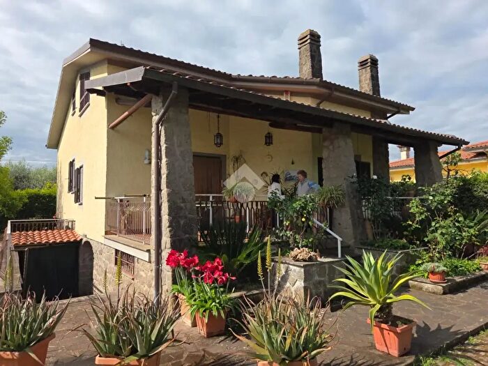 Casa quadrilocale in vendita in Velletri