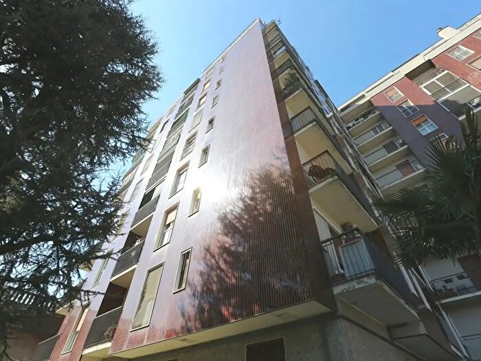 Appartamento trilocale in vendita in Via Po, San Donato Milanese