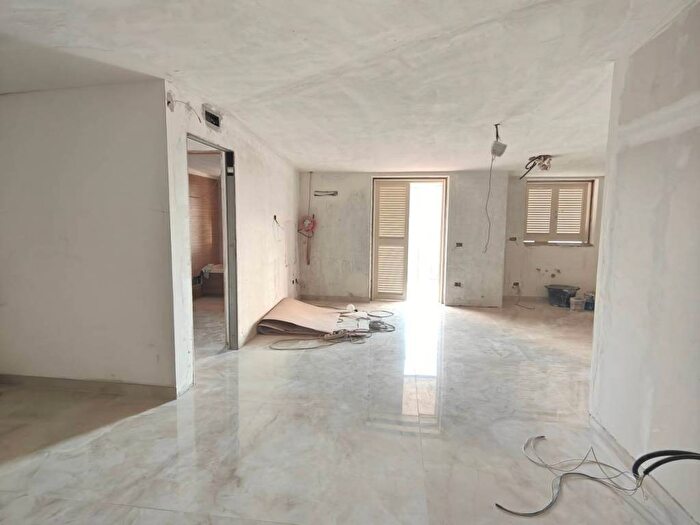 Appartamento trilocale in affitto in Cesa