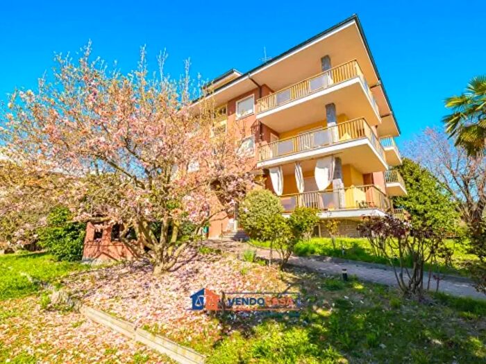 Appartamento con 5 locali in vendita in Strada Borgo San Martino, Bra