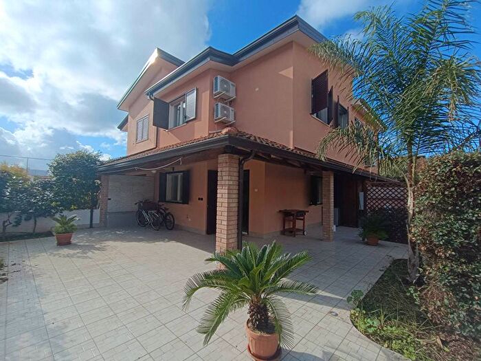 Casa con 5 locali in affitto in Contrada Difesa, Contrada Difesa II, Pizzo