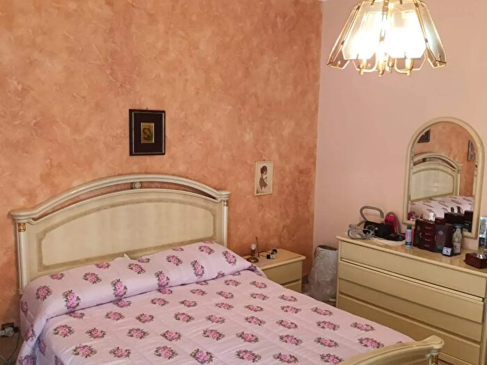 Appartamento quadrilocale in vendita in Via Vittorio Emanuele, Aci Catena