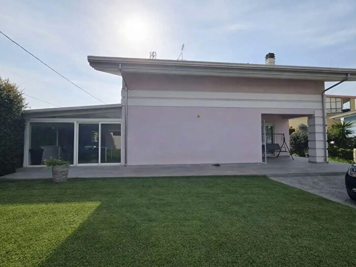 Casa con 6 locali in vendita in Traversa Via Trapani, Catanzaro