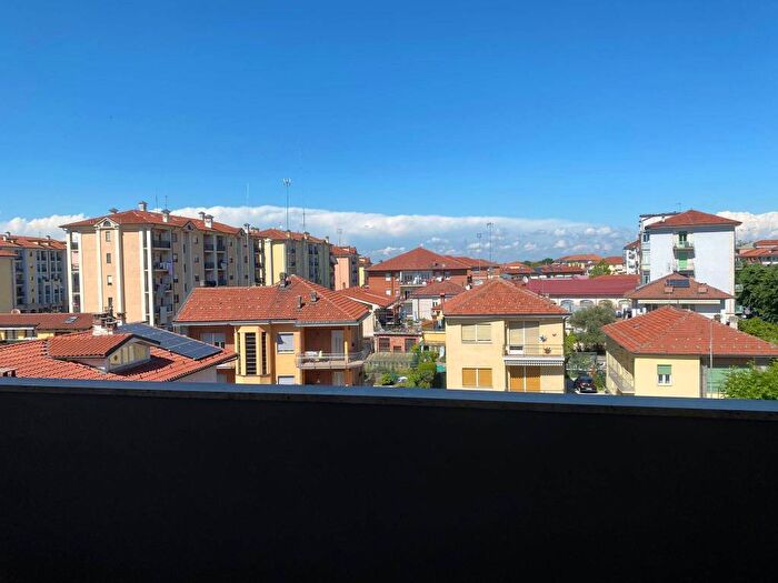Appartamento trilocale in affitto in Viale Regina Elena, Centro, Fossano