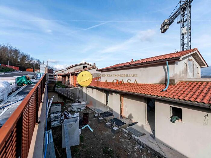 Casa con 5 locali in vendita in Figline e Incisa Valdarno