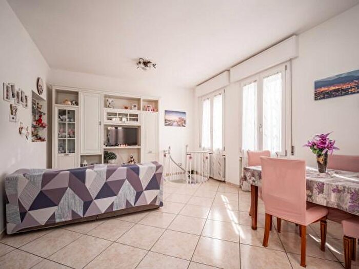 Appartamento con 6 locali in vendita in Reggio Emilia