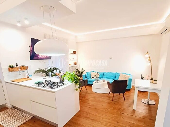 Appartamento trilocale in vendita in Roma