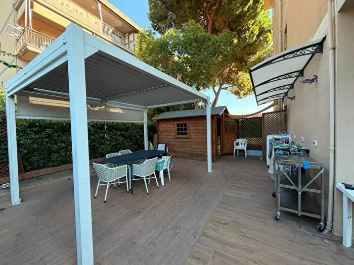 Appartamento trilocale in vendita in Via Largo Vienna, Follonica