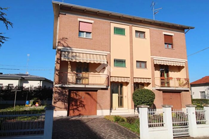 Casa con 5 locali in vendita in Via aAllegri, Bagnolo In Piano