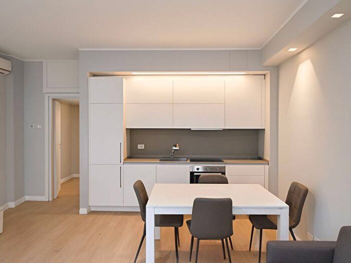 Appartamento bilocale in affitto in Viale Monte Santo, Porta Nuova, Milano