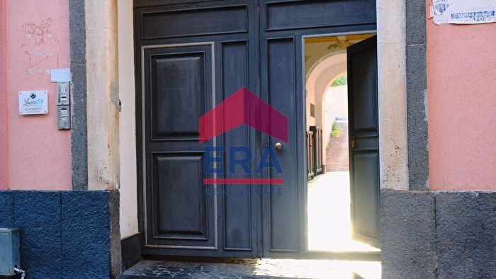 Appartamento trilocale in vendita in Via Laurini, Catania