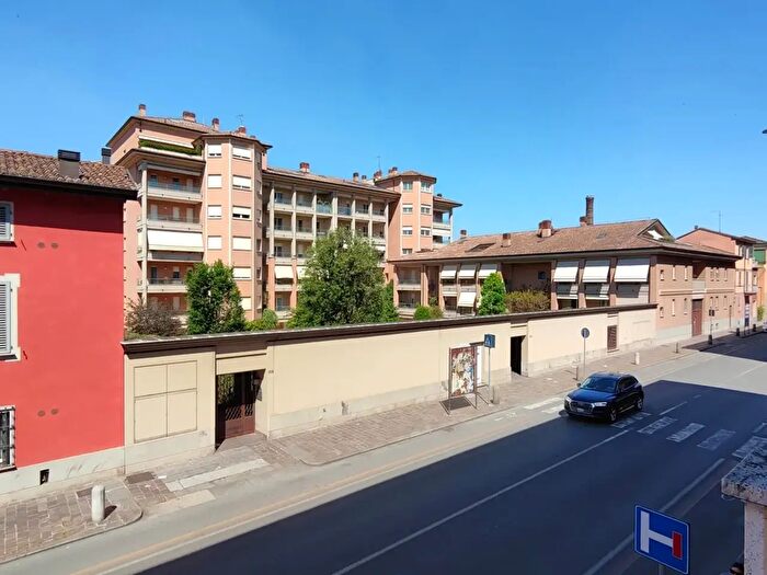 Appartamento quadrilocale in vendita in Stradone Farnese, Piacenza