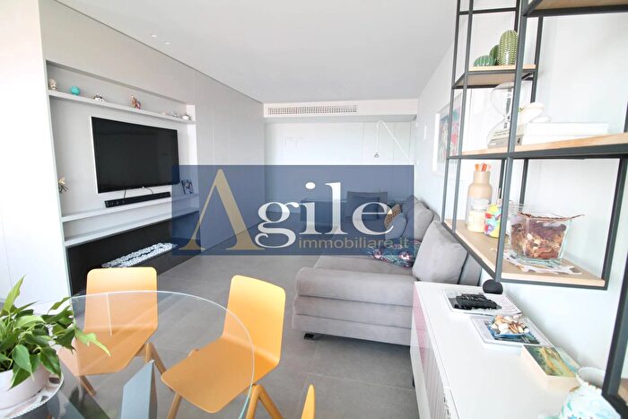 Appartamento con 5 locali in vendita in Via Piemonte, San Benedetto Del Tronto