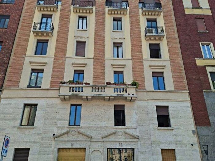 Appartamento trilocale in affitto in Via Vincenzo Foppa, Solari, Milano