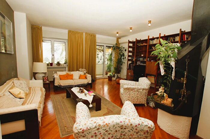 Appartamento con 5 locali in vendita in Via della Mendola Alte Mendelstraße, Bolzano