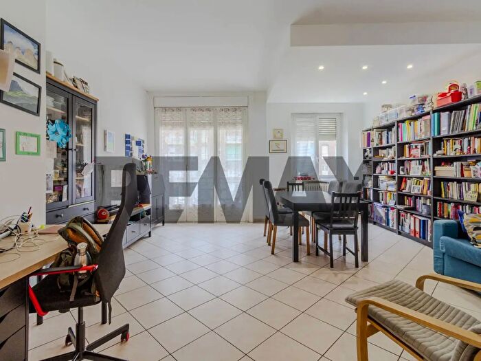 Appartamento trilocale in vendita in Via Valfurva, Milano