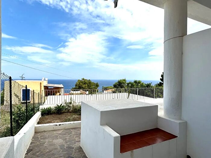 Casa trilocale in vendita in Via Vittorio Emanuele, Malfa