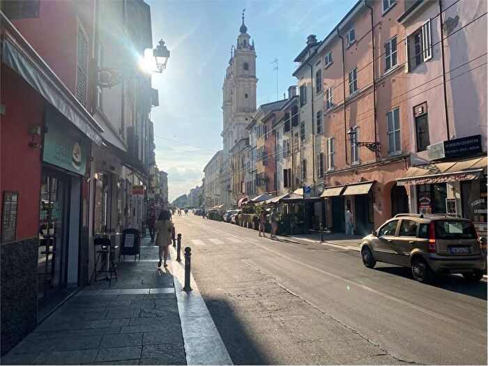 Appartamento bilocale in affitto in Strada Massimo D'Azeglio, Parco Ducale Oltretorrente, Parma
