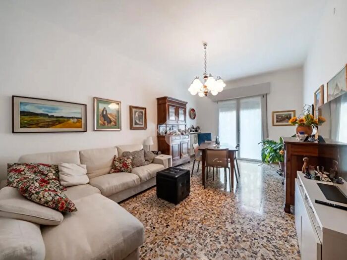 Appartamento quadrilocale in vendita in Via Romolo Gessi, Reggio Emilia