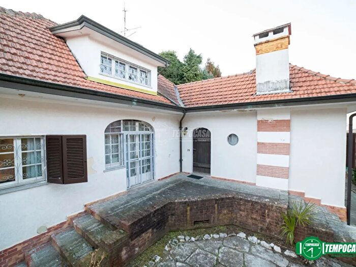 Casa con 5 locali in affitto in Via degli Alpini, Baveno