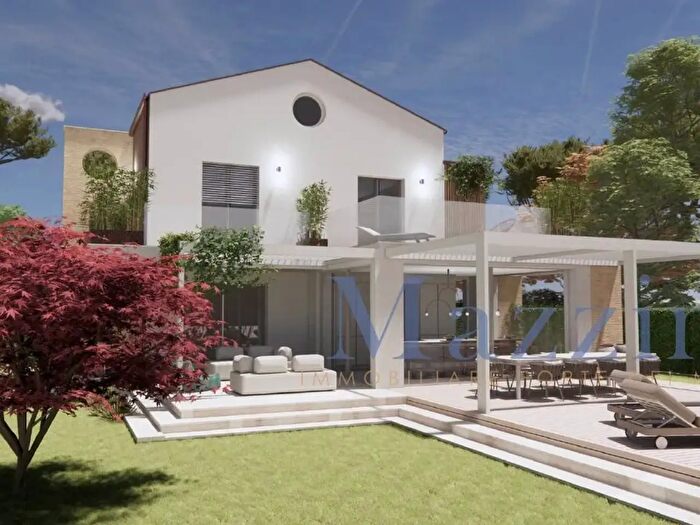 Casa con 12 locali in vendita in Via Scassi Carli, Forte Dei Marmi