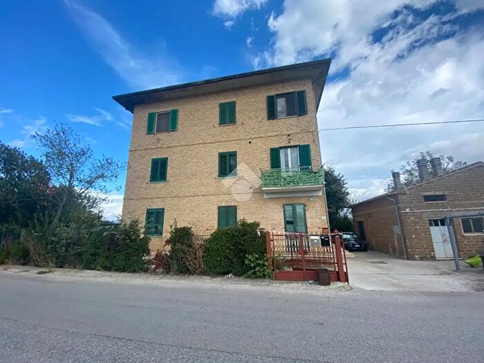 Appartamento quadrilocale in vendita in Via Santa Elisabetta, Bastia Umbra