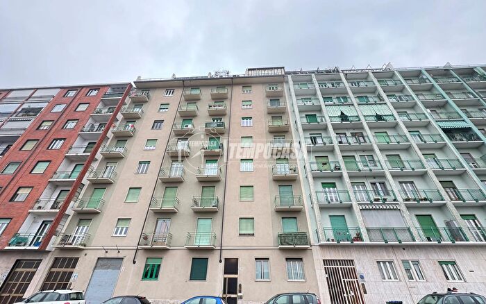 Appartamento trilocale in vendita in Via Francesco Desanctis, Torino