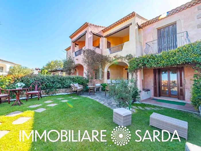 Appartamento con 7 locali in vendita in Olbia