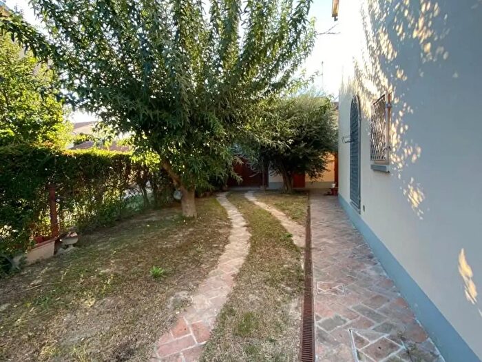 Appartamento trilocale in vendita in Via Costa, Sant'Agata Sul Santerno