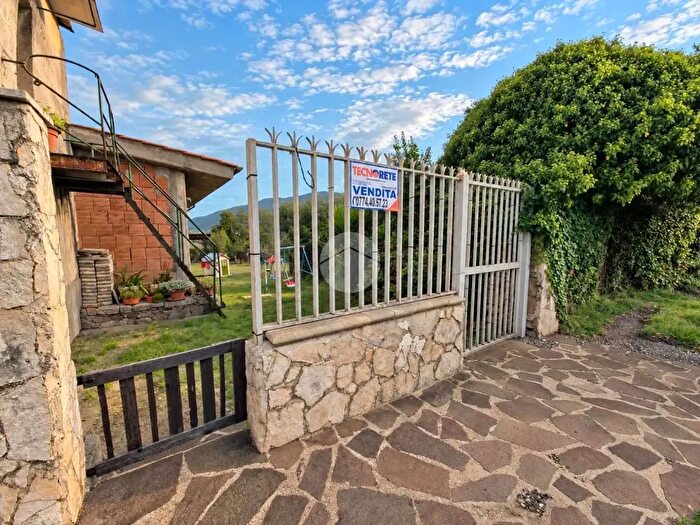 Casa monolocale in vendita in Via Sant 'Anna, Castel Madama
