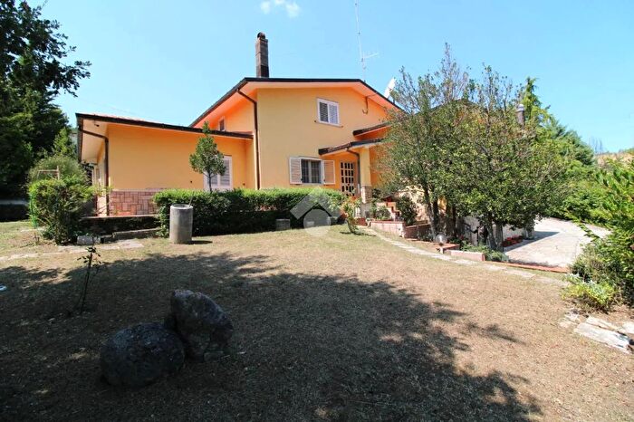 Casa con 6 locali in vendita in Contrada Lama Bianca, Campobasso