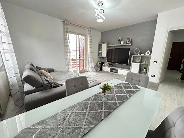 Appartamento trilocale in vendita in Via Fratelli Calvi, Montello