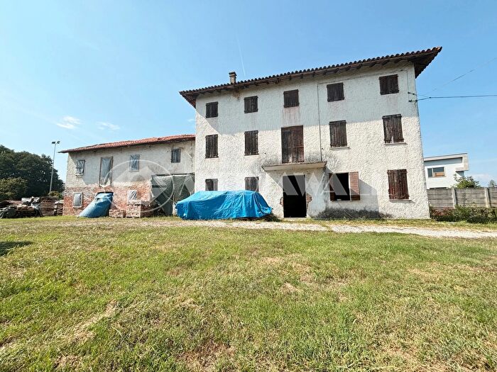 Casa con 5 locali in vendita in Prata Di Pordenone