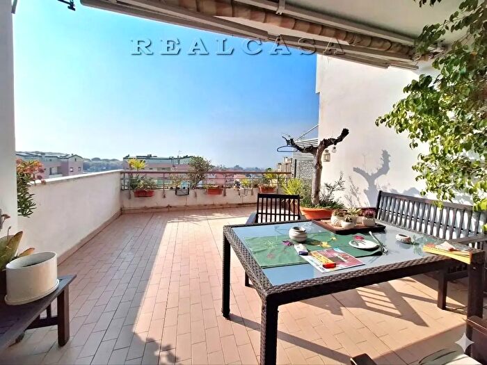 Appartamento con 5 locali in vendita in Via a Moro, Osimo