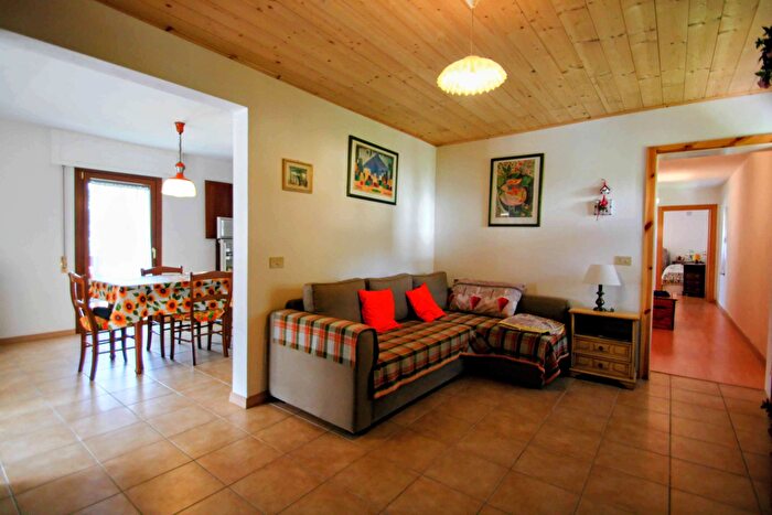 Appartamento con 5 locali in vendita in Località La Bella, Calalzo Di Cadore