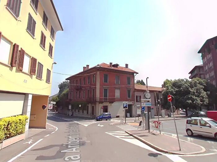 Appartamento trilocale in affitto in Via XXIV Maggio, Cantu
