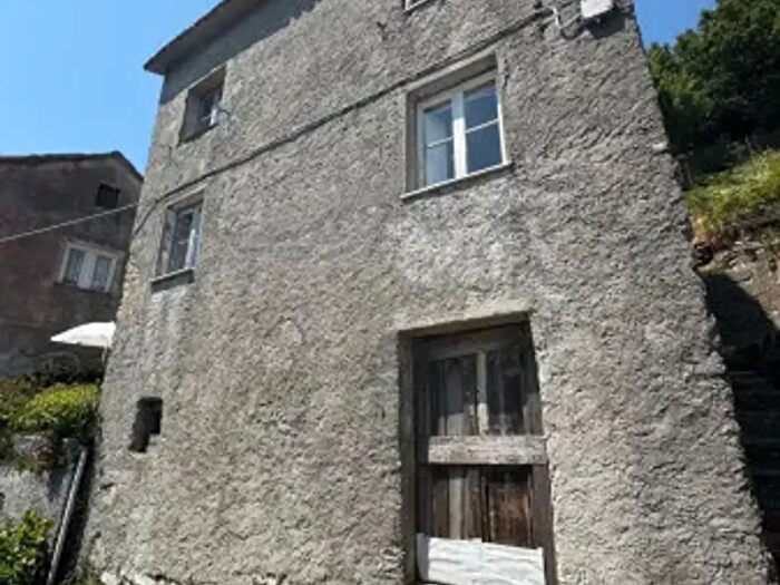Casa trilocale in vendita in Via Brigata Balilla, Montoggio