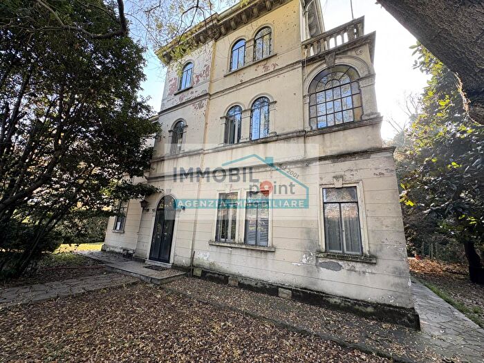 Casa con 9 locali in vendita in Via dei Colli, Padova