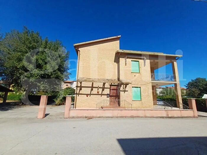 Casa con 5 locali in vendita in Via Alberto Polinori, Bastia Umbra