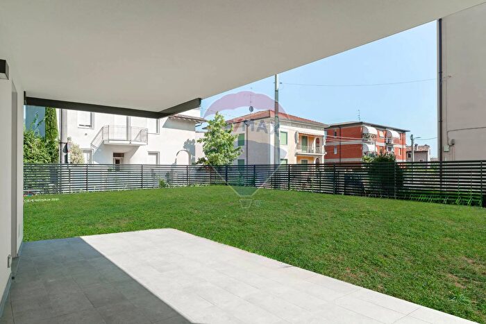 Appartamento con 5 locali in vendita in Via Stretta B, Brescia