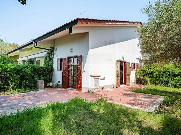 Casa trilocale in vendita in Via Marte Marina di San Nicola, Ladispoli
