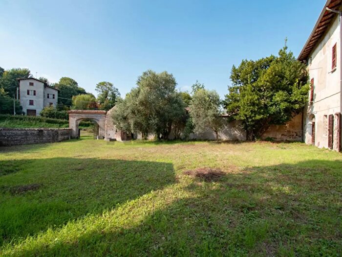 Casa con 12 locali in vendita in Via Piccola Vedetta Lombarda, Solferino